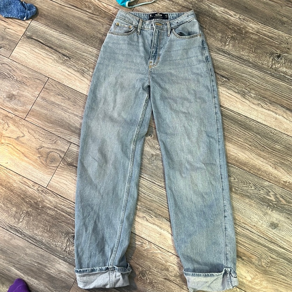 Hollister Ultra High-Rise Dad Jeans